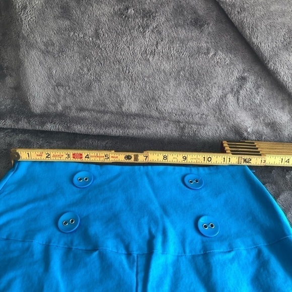 Mandee High waisted shorts teal blue in color fake‎ buttons side zipper stretchy - Picture 5 of 5
